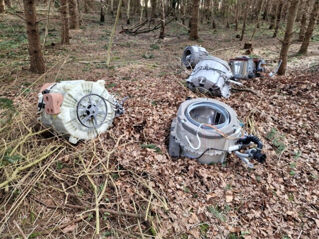 Waschmaschinentrommeln im Wald